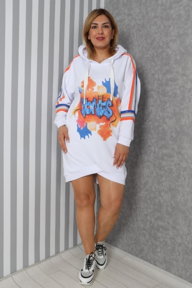 Платье притальное спортивного стиля с  капюшоном и карманами