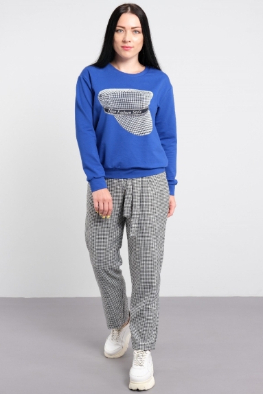  This plus-size womens two-piece set is a perfect blend of comfort and style. The top part is blue, featuring a round neckline and long sleeves. It has a printed pattern with the phrase 