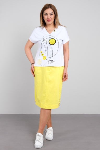 Patterned front and short sleeve t-shirt, belted skirt women's suit